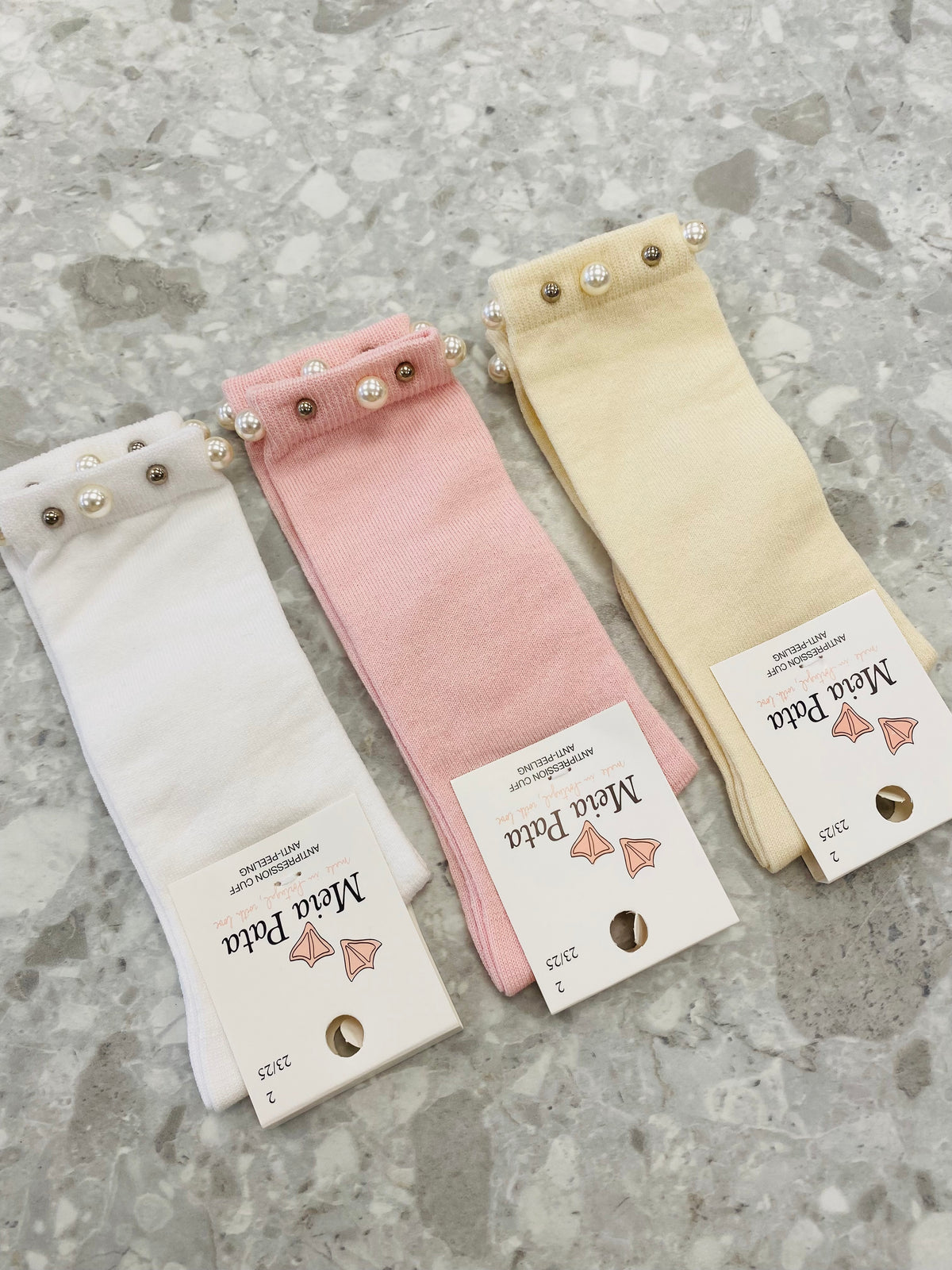 Meia Pata pearl and stud girls knee high socks with silver studs and pearl details
