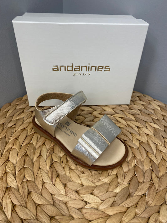 ANDANINES Girls Gold Leather Bow Sandal