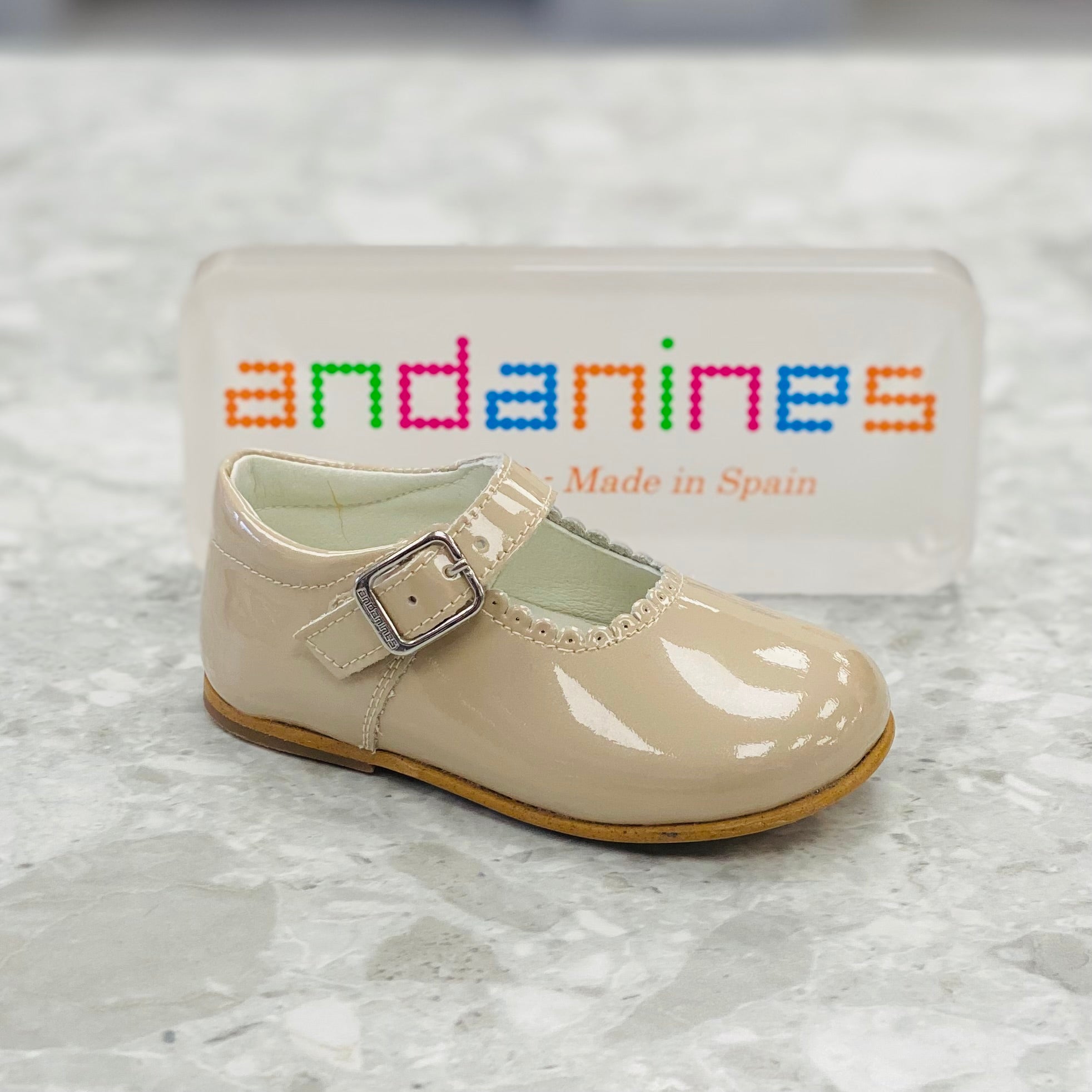 ANDANINES Sand Pearl Girls Patent Leather Mary Jane Shoes