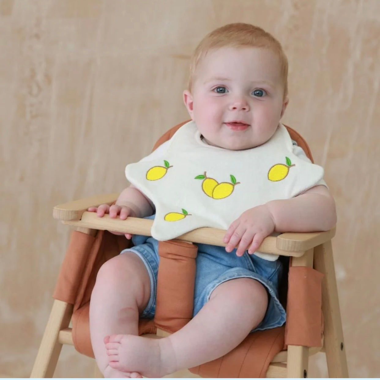 X DRIBBLE DAYS Lemons Dribble Bib