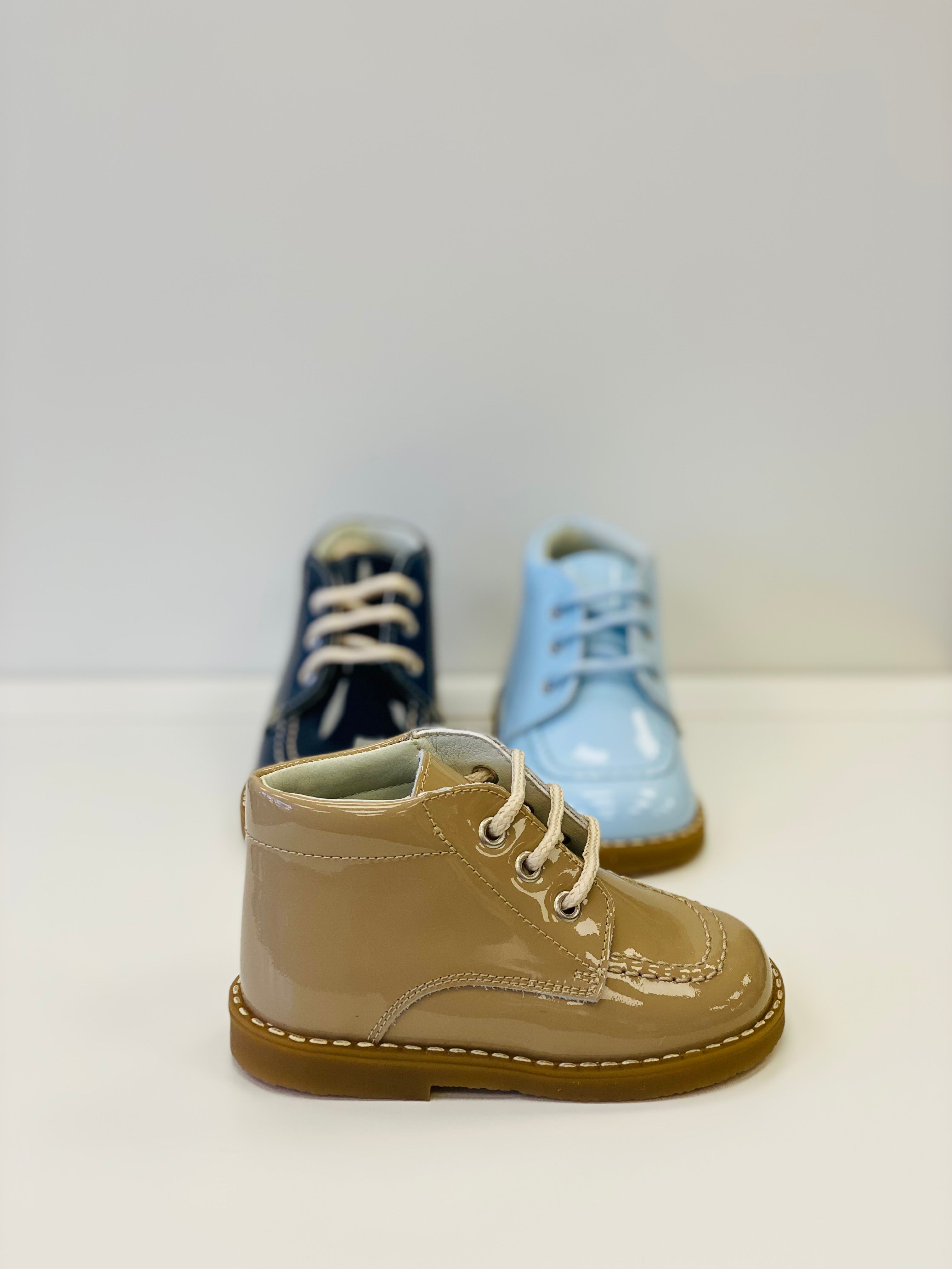 ANDANINES Camel Boys Patent Leather Ankle Boots