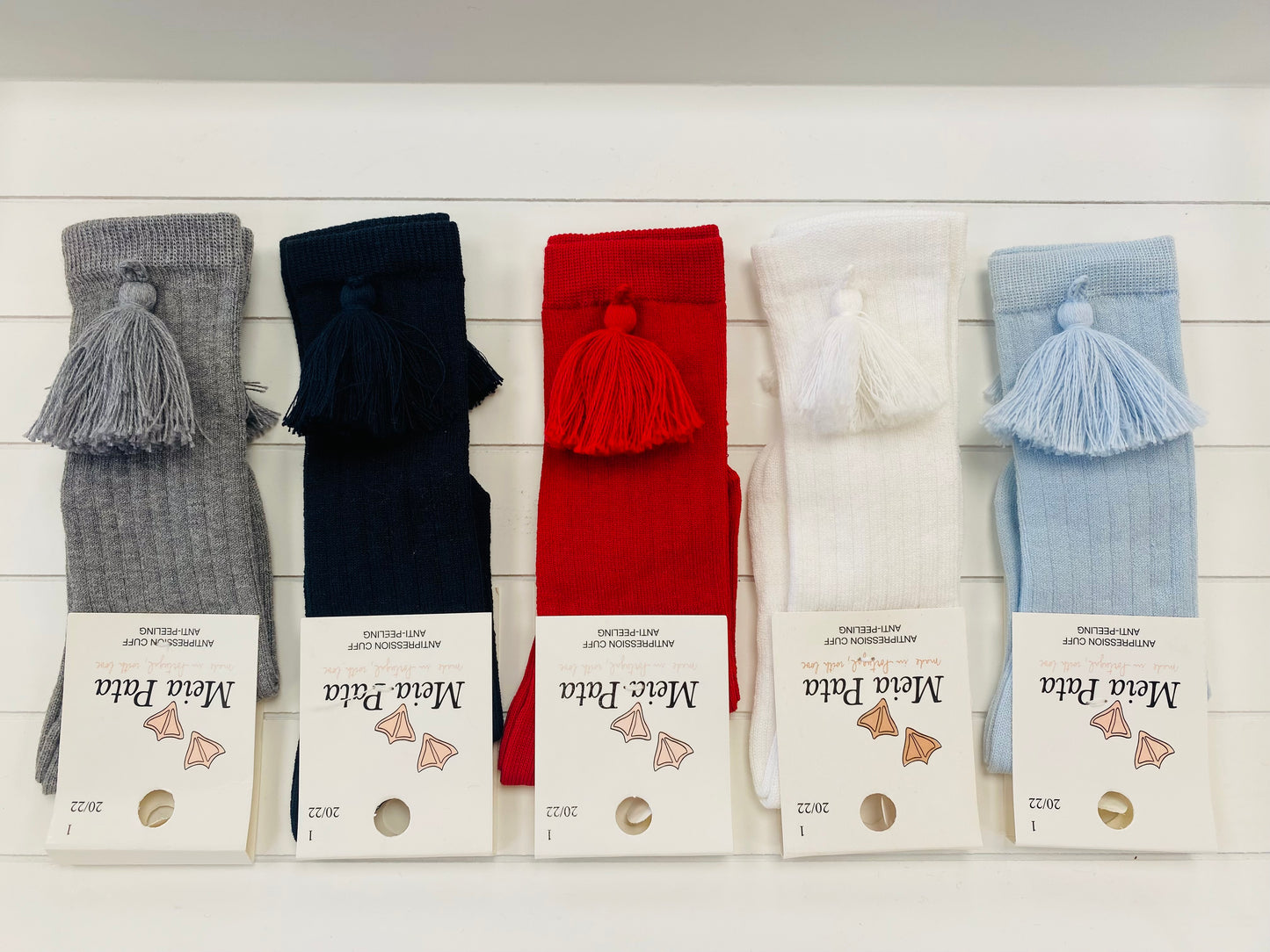 Meia Pata boys knee high tassel socks in assorted colours