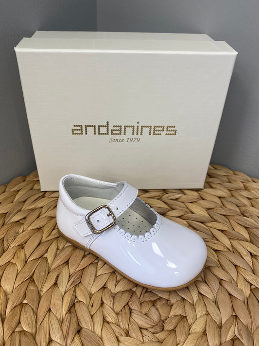 ANDANINES Baby Girls Mary Jane White Patent Leather Shoe