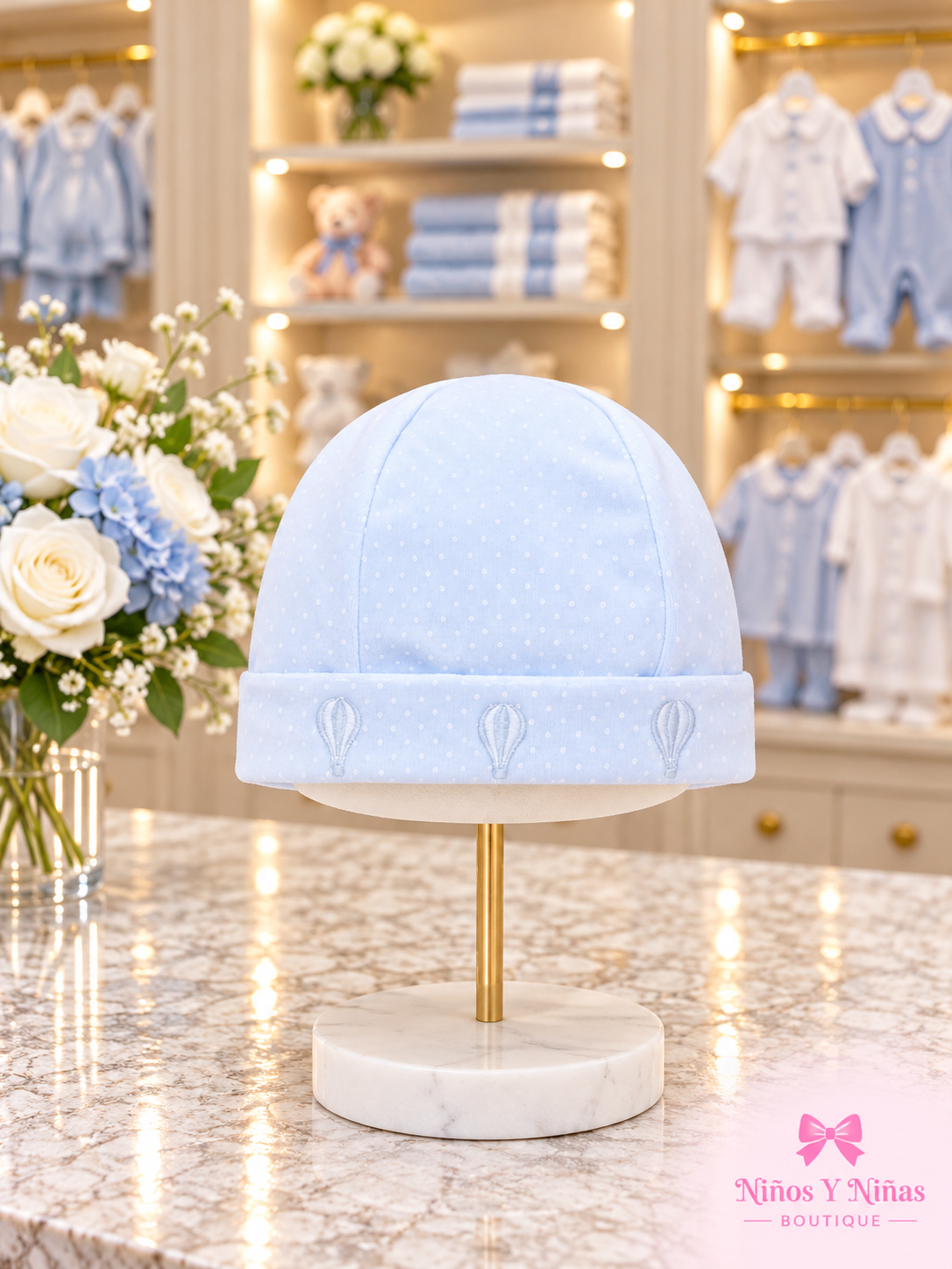 Deolinda Magic pale blue balloon baby hat in the Niños Y Niñas boutique style