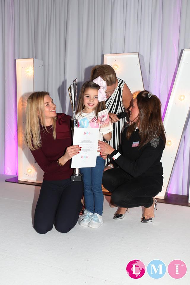 Kerenza with winner Mary Rose Foy at the LMI Glasgow Winter Model Showcase