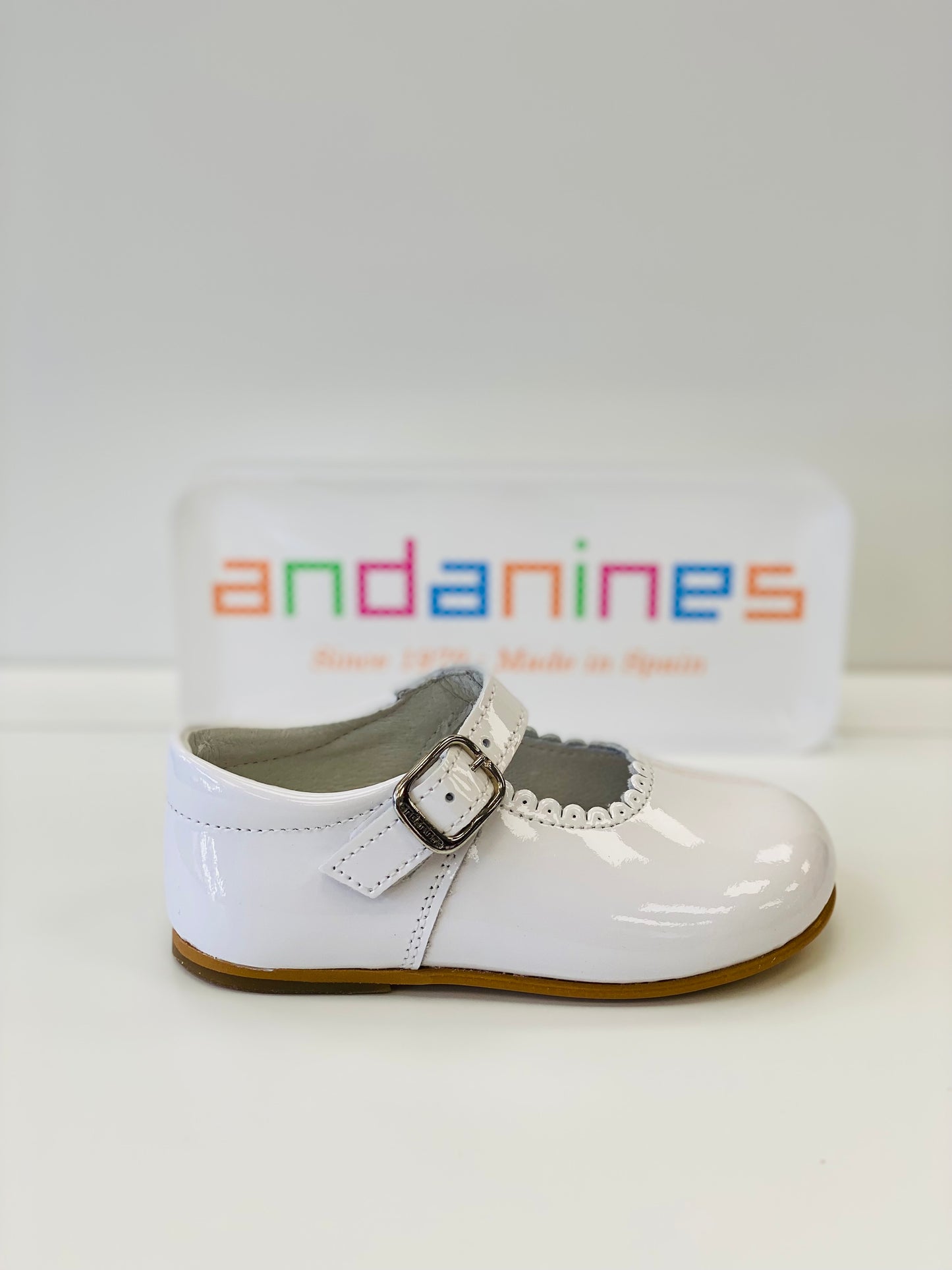 ANDANINES Baby Girls White Patent Leather Mary Jane Shoes