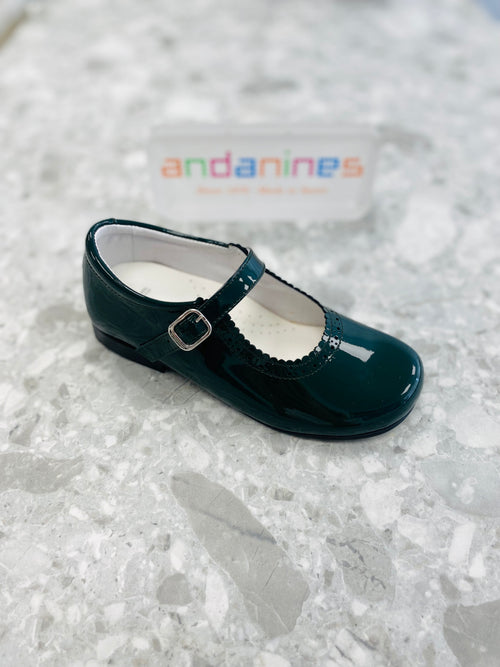 Andanines bottle green patent leather girls Mary Jane shoes with adjustable buckle fastening, handcrafted in Spain