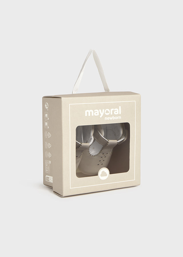 Mayoral boys linen beige pram shoes 9082 - boxed view