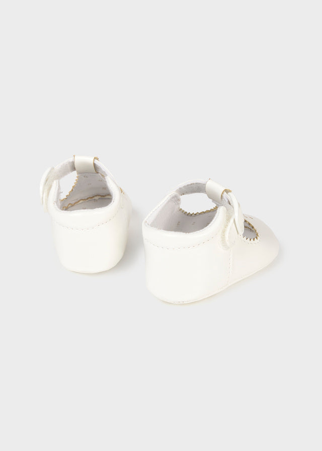 MAYORAL Boys White Pram Shoes - 9082