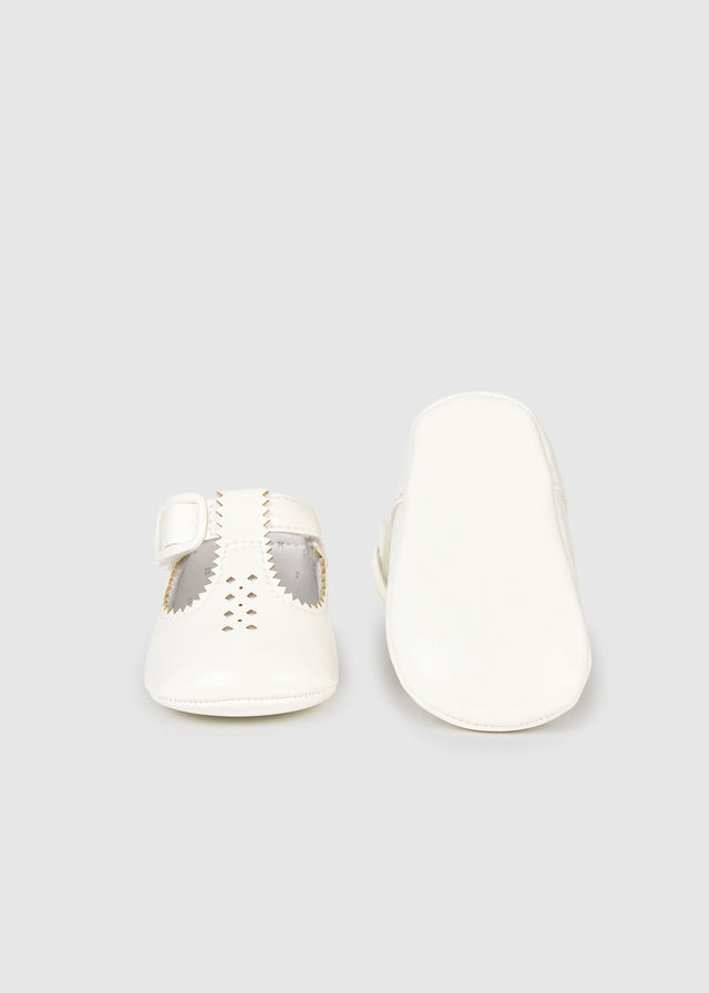 MAYORAL Boys White Pram Shoes - 9082