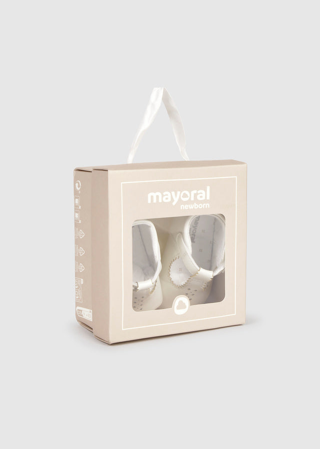 MAYORAL Boys White Pram Shoes - 9082
