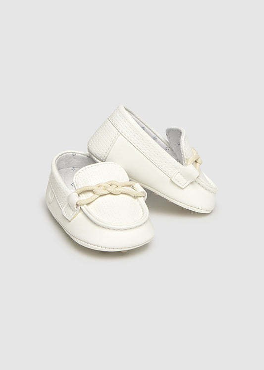 Mayoral boys white moccasin pram shoes 9083