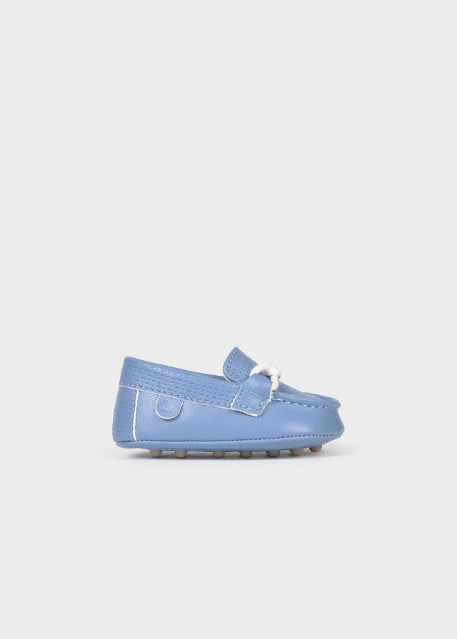 Mayoral boys blue moccasin pram shoes 9083 - side view