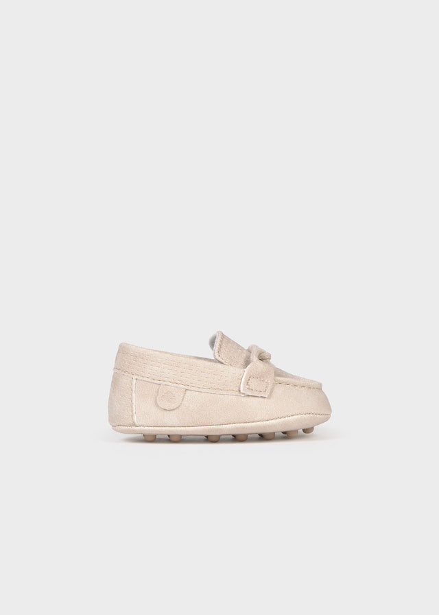 MAYORAL Boys Wheat Moccasin Pram Shoes - 9083 side view