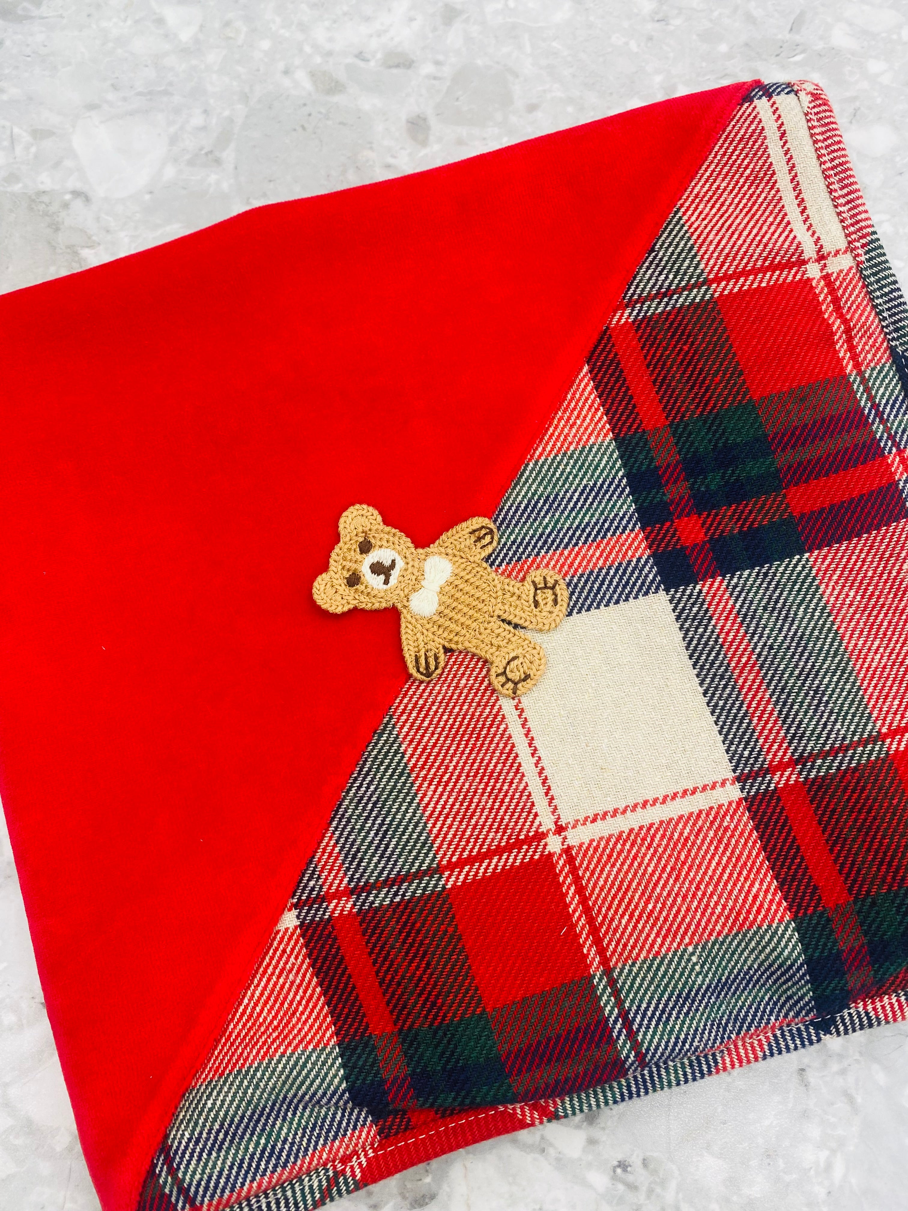 AW25 DEOLINDA Christmas Boys Red Tartan Velour Blanket - 25M24