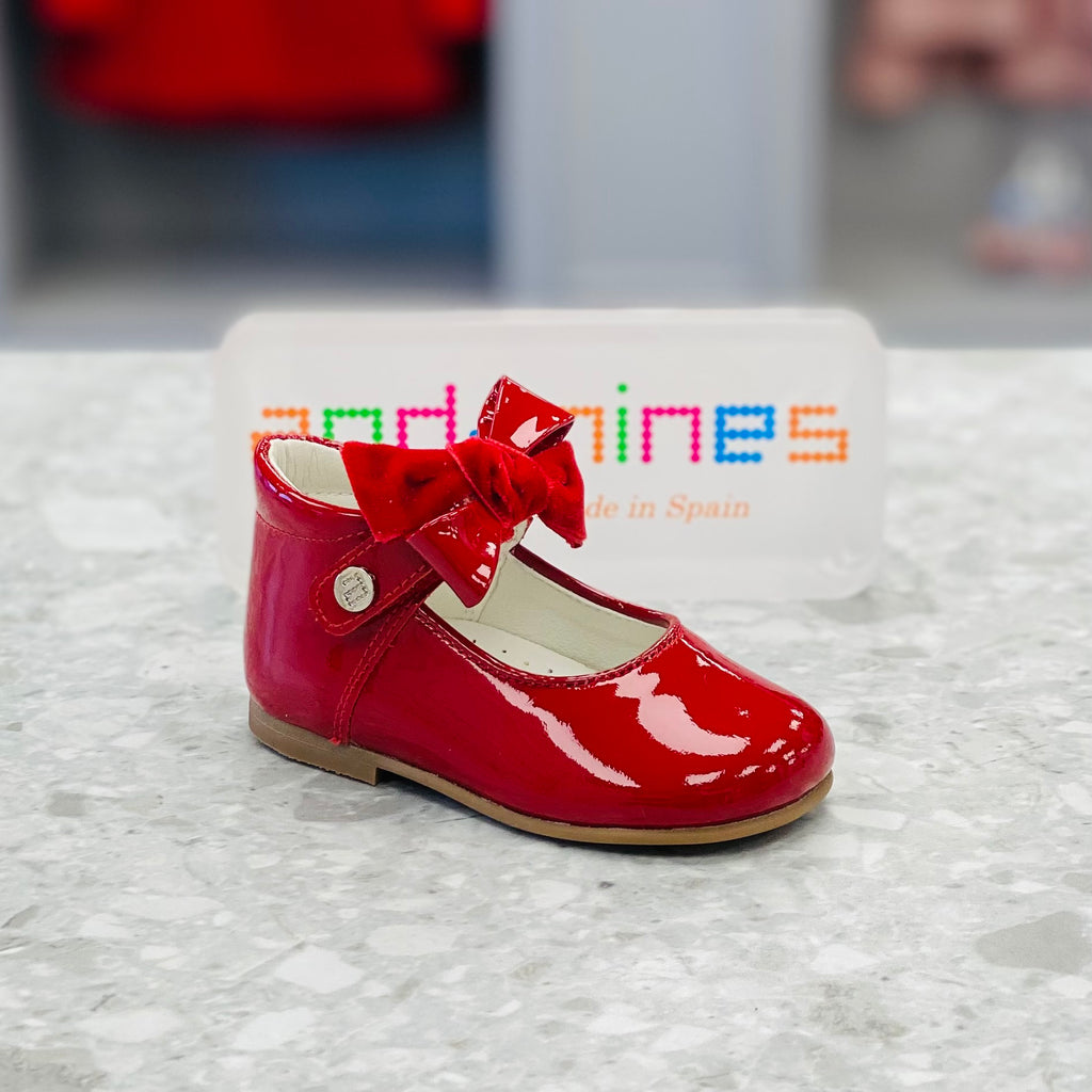 ANDANINES Red Girls High Back Patent Leather Shoe with Velvet Bow