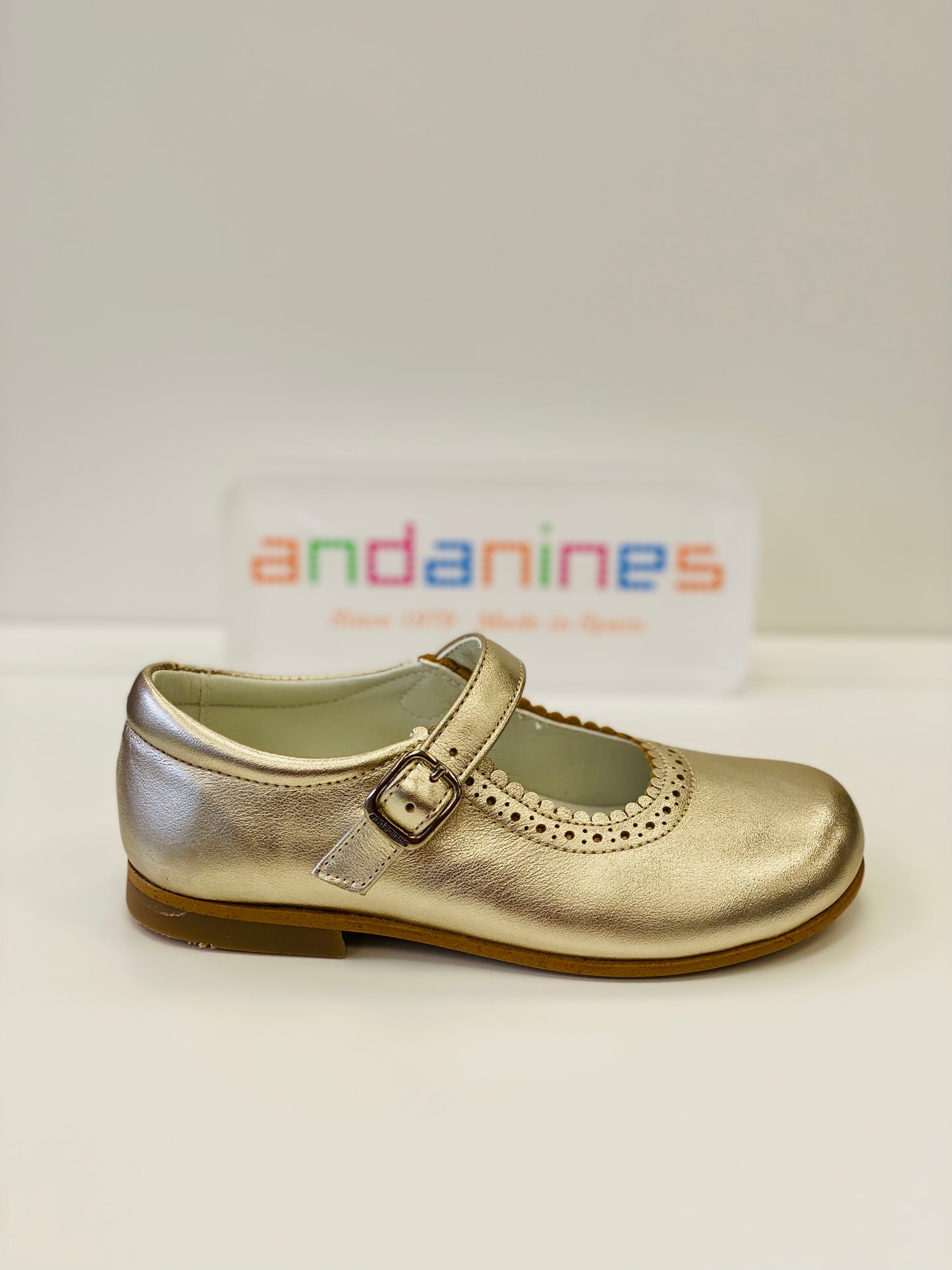 ANDANINES Girls Gold Leather Mary Jane Shoes