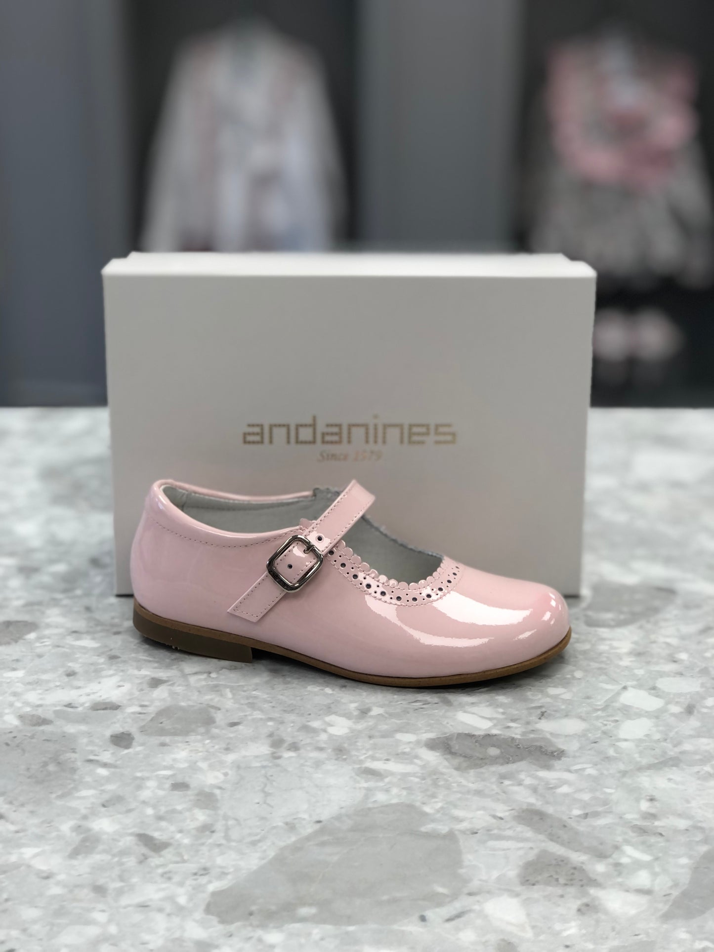 ANDANINES Girls Pink Patent Leather Mary Jane Shoes