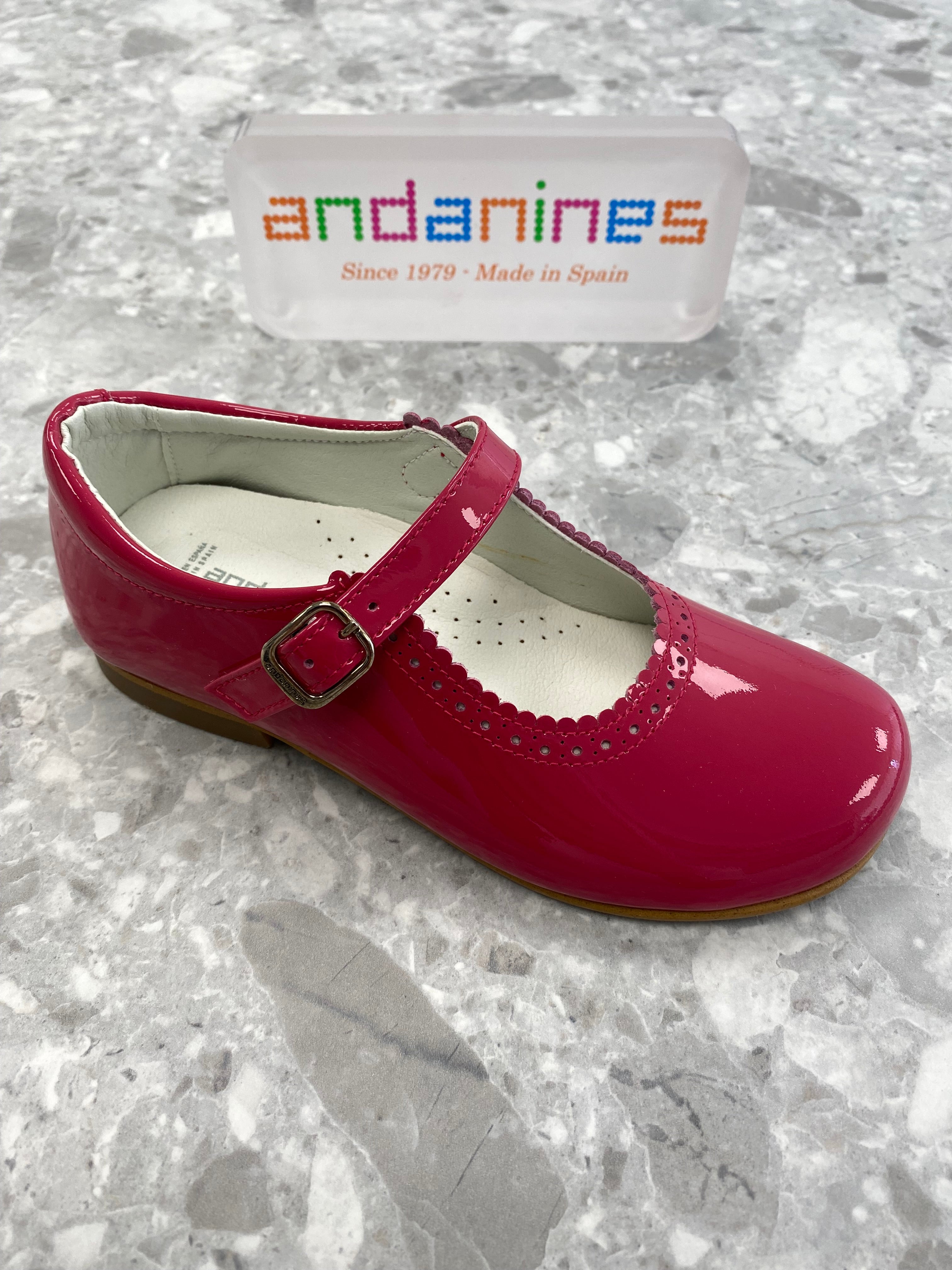 Andanines Fuchsia Pink Patent Leather Girls Mary Jane Shoes