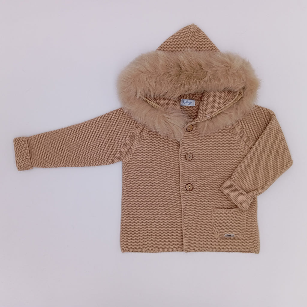 Rahigo camel double-layer knitted coat with button fastening, front pocket and detachable faux fur-trimmed hood, made in Spain.