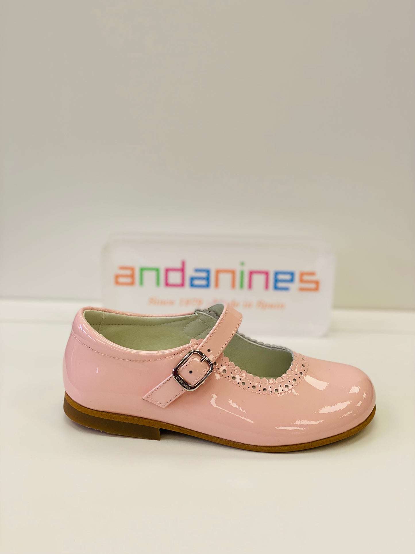 ANDANINES Girls Pink Patent Leather Mary Jane Shoes