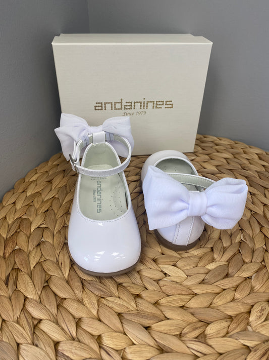 ANDANINES Baby Girls Bow Ankle Strap White Patent Leather Shoe