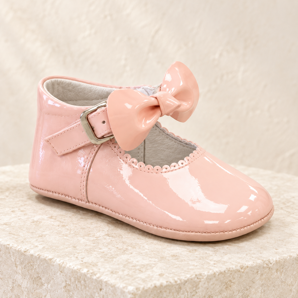 Andanines pink patent leather baby girls bow pram shoes
