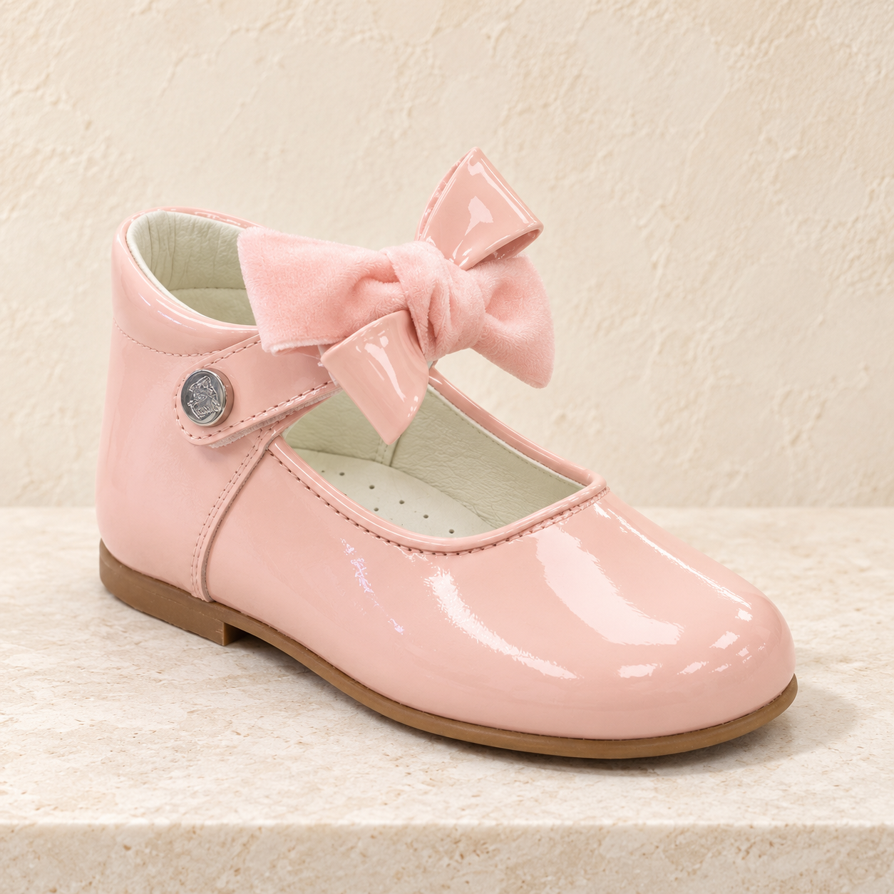 Andanines girls pink patent leather high-back shoe with layered pink velvet bow