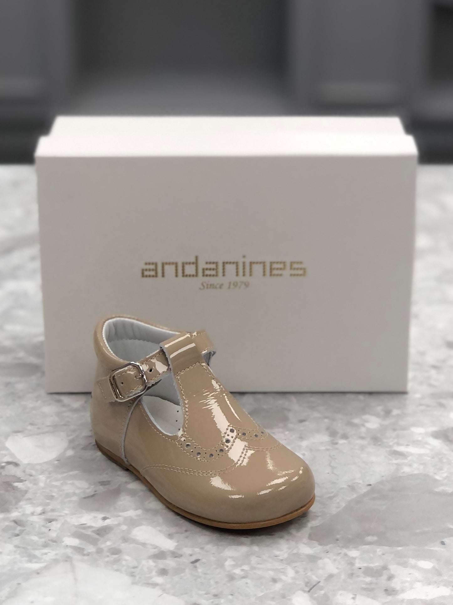 ANDANINES Baby Boys Camel Patent Leather T-Bar Shoe