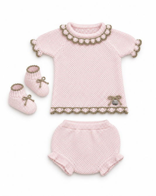 Juliana Azahar pink and beige four-piece knitted baby outfit flat lay - 26062